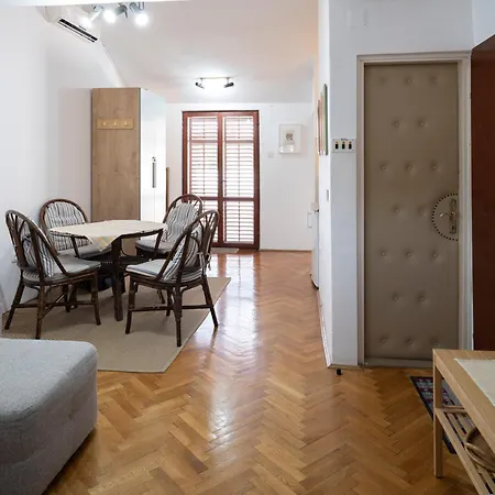 Dado Apartment